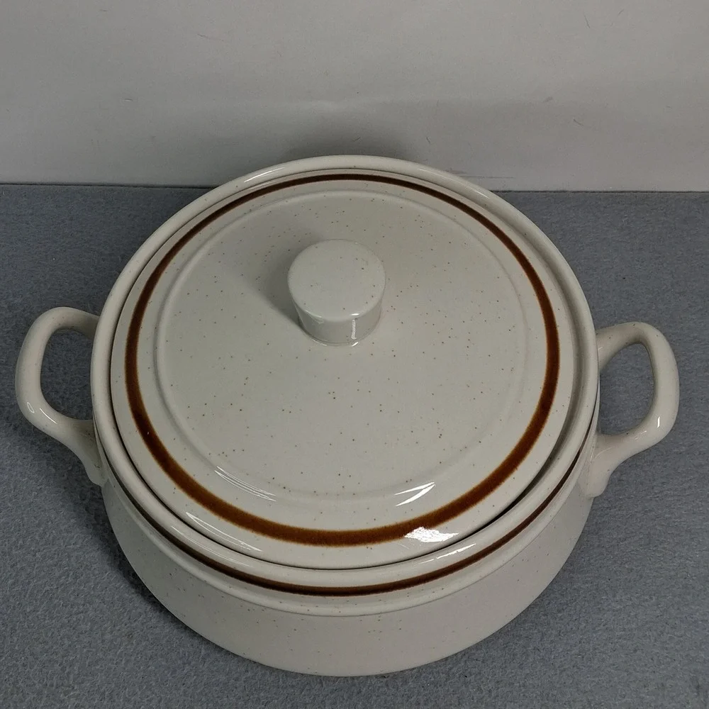 Old Brook Collection Stoneware Casserole Dish With Lid Japan Brown Trim Speckled